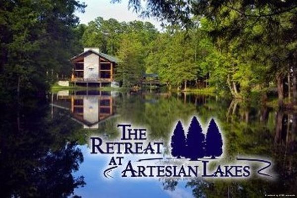 Hotel The Retreat at Artesian Lakes (Romayor)